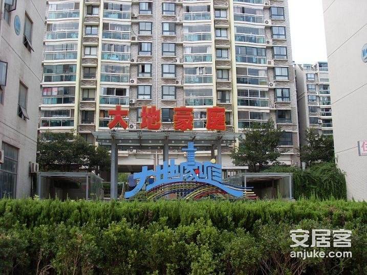 和平縣大地房地產開發(fā)有限公司向我司采購一套恒壓增壓供水設備